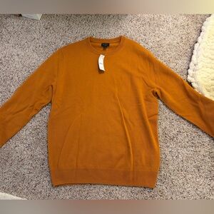 J. Crew Men's Cashmere Crewneck Sweater in Goldenrod, 100% cashmere Size M